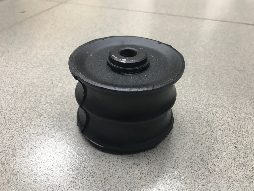 Подушка двигателя SHAANXI F3000 задняя (КПП)