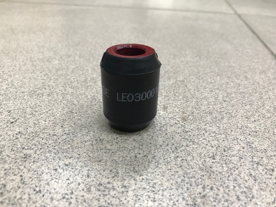 Втулка стабилизатора HOWO,SHAANXI передняя LEO