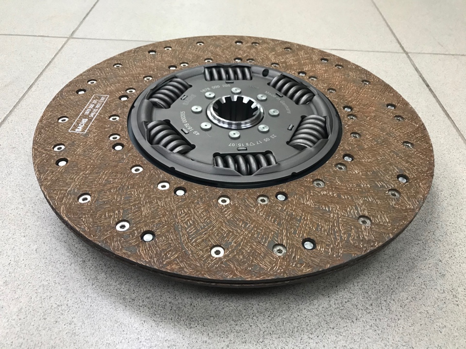 Диск сцепления МАЗ с КПП ZF (SACHS)