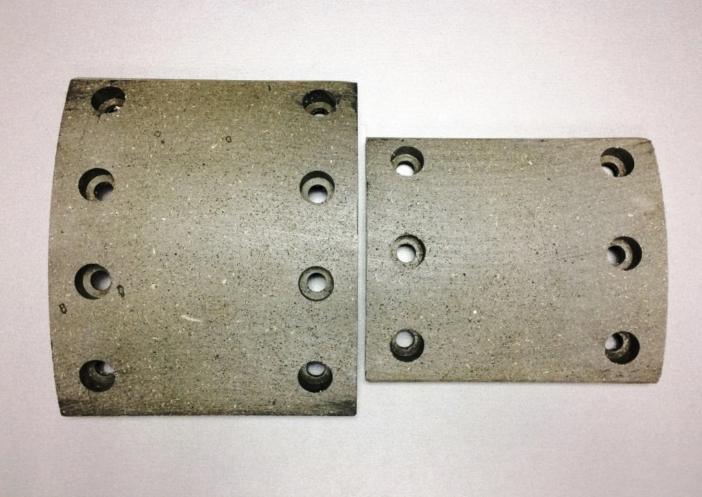 Накладка тормозная HOWO, SHAANXI передняя К-Т из 2-х шт