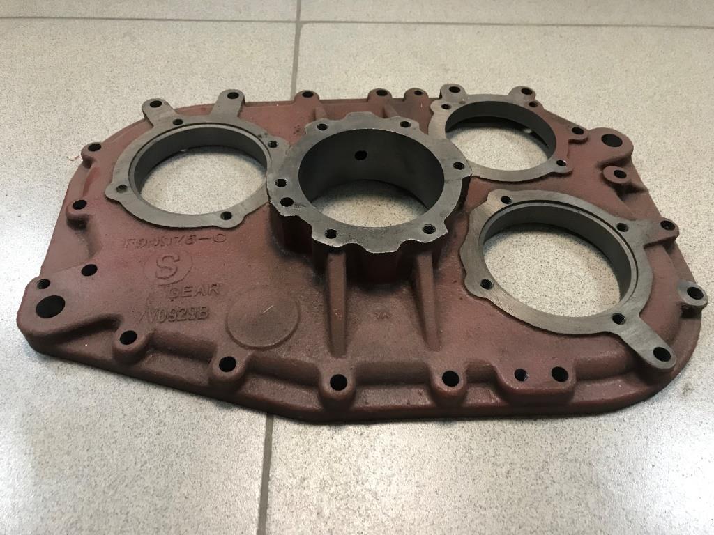 Крышка задняя КПП FULLER