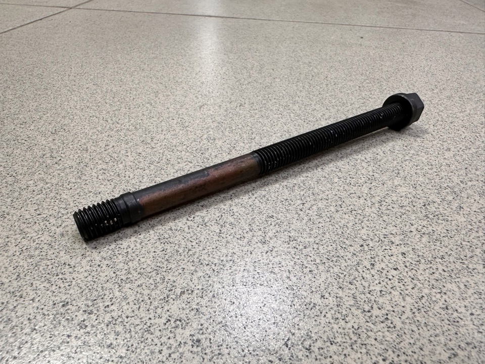 Шпилька ГБЦ L=200, M12 с гайкой HOWO,SHAANXI QINYAN