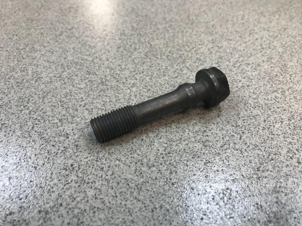 Болт шатуна HOWO, SHAANXI L=68