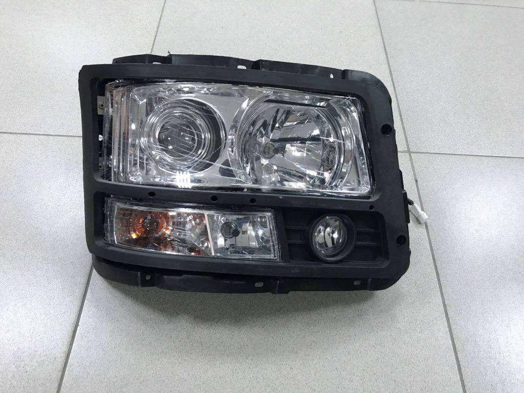 Фара передняя SHAANXI F3000 правая