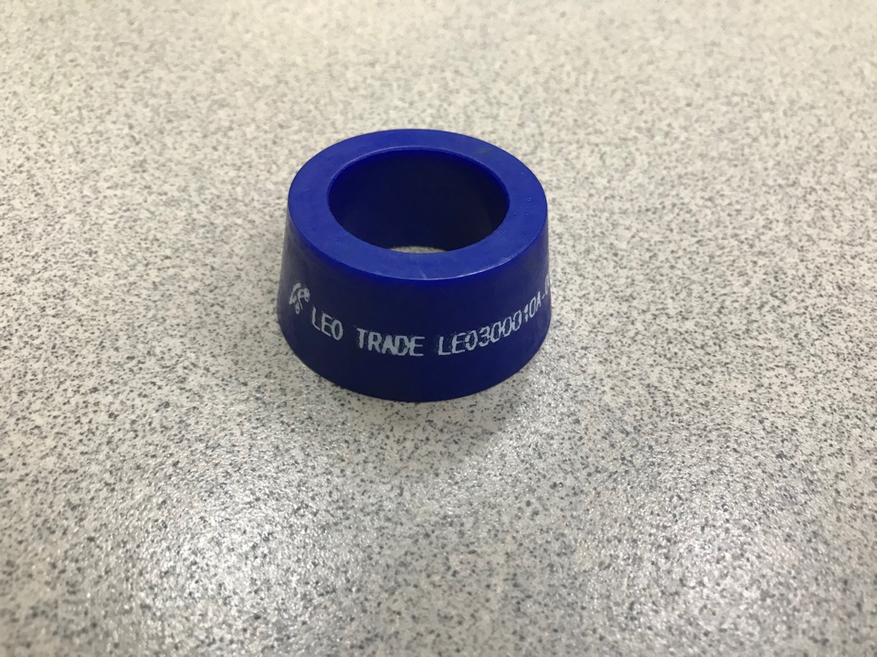 Втулка стабилизатора HOWO подвески (конусная) LEO