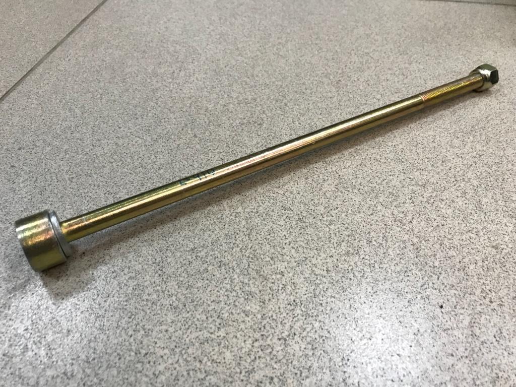 Болт рессоры задней HOWO L=400 D=14