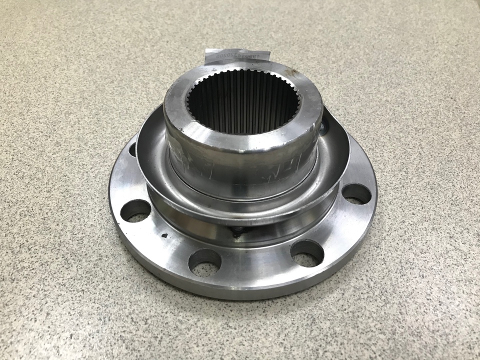 Фланец редуктора HOWO, SHAANXI D=165, 8 отв, Н=70 (мелкий  шлиц)