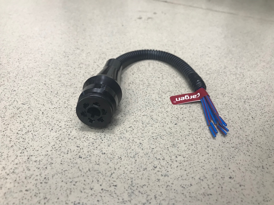 Разъем Заднего фонаря МАЗ гнездовой L=250 (байонет)