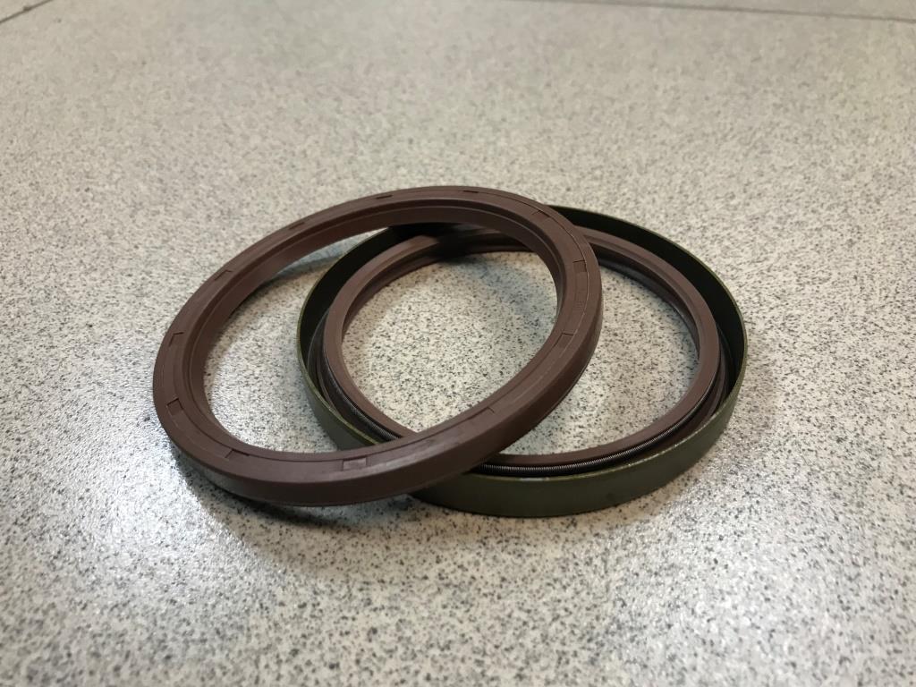 Сальник 95.25х114.4х8/95.25х114.4х12 КПП-Fuller HOWO,SHAANXI (к-т из 2х)