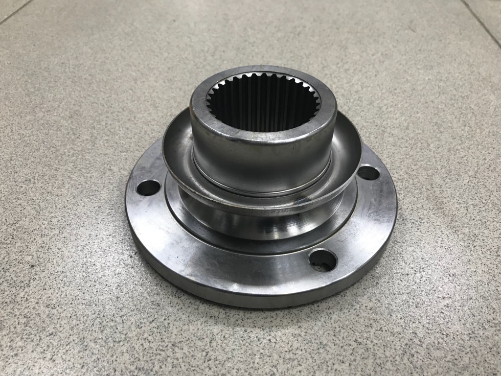 Фланец редуктора HOWO A7, SHAANXI F3000 D=180, 4 отв, d=65 (мелкий шлиц) мост MAN