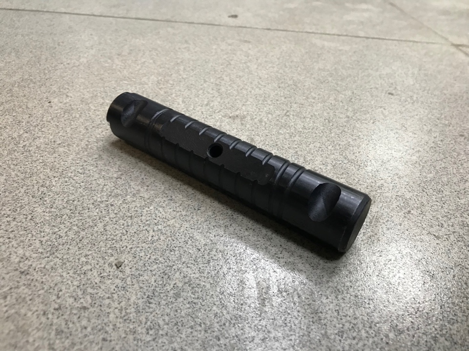 Палец рессоры HOWO,SHAANXI передней d=30мм, L=155мм CREATEK