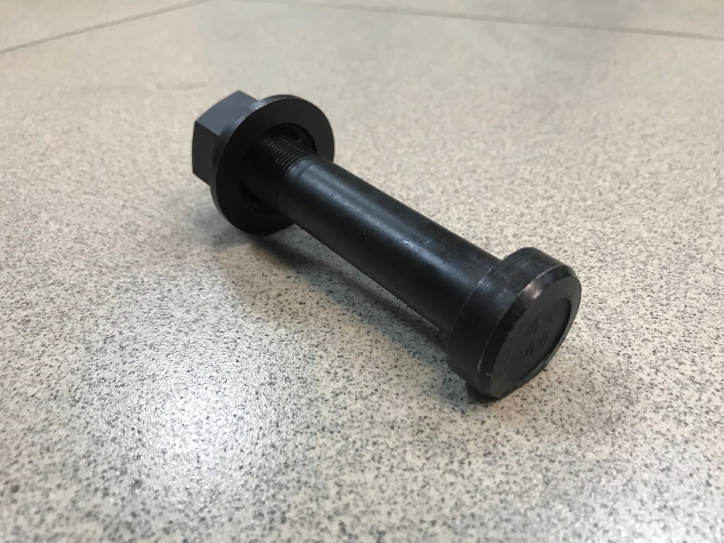 Болт колесный задний SHAANXI F3000 L=125 М22 QINYAN