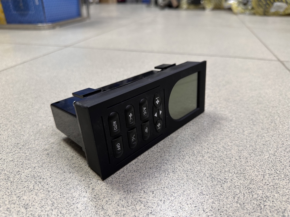 Блок управления климат-контролем HOWO A7