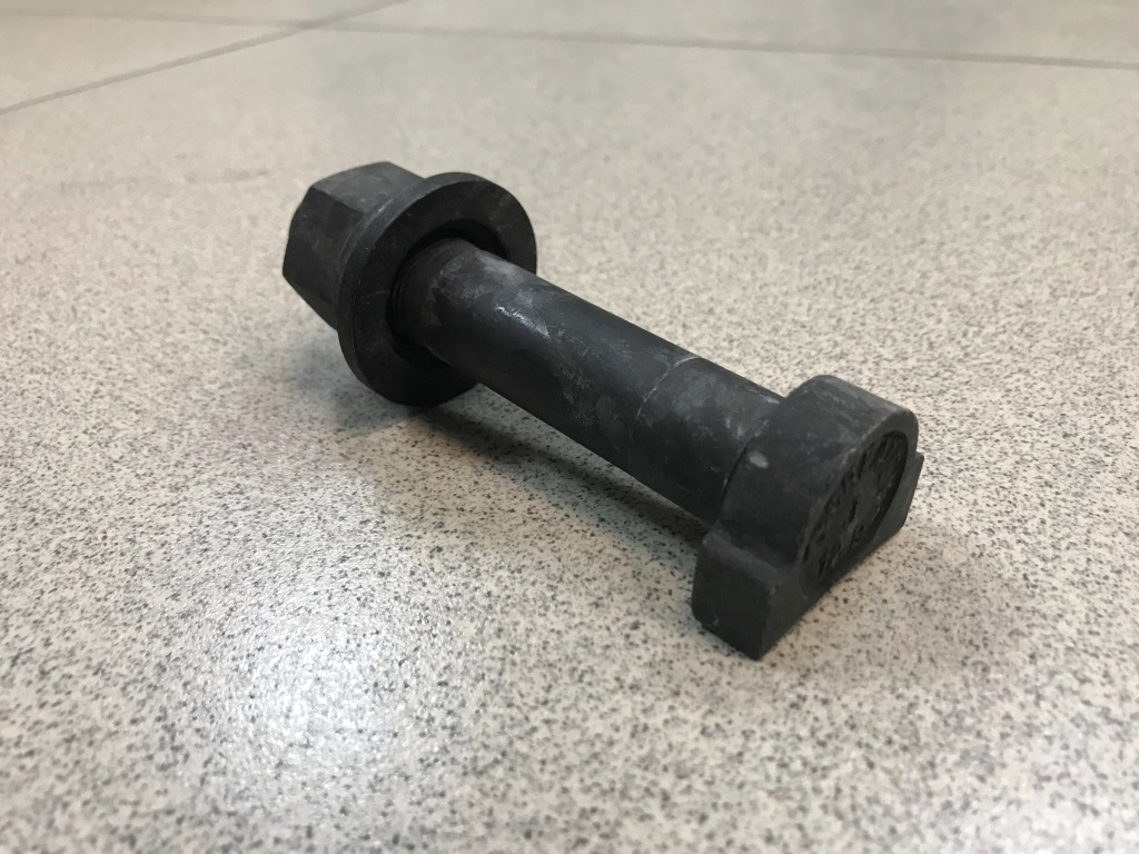 Болт колесный задний SHAANXI F3000 L=125 М22 CREATEK