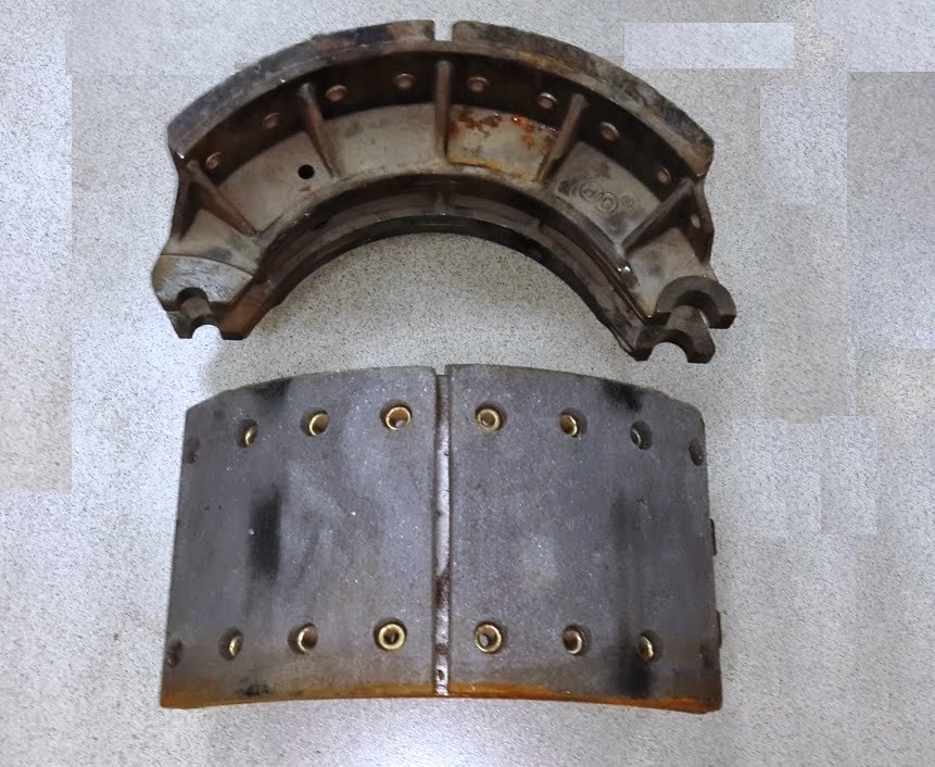 Колодка тормозная HOWO, SHAANXI F2000, УРАЛ-63685 задняя