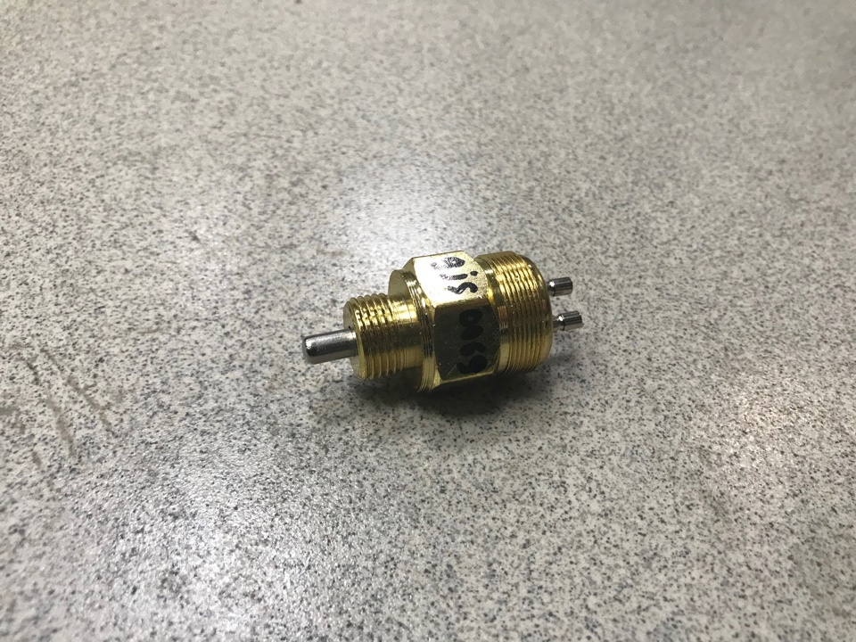 Датчик КПП заднего хода 9JS SHAANXI