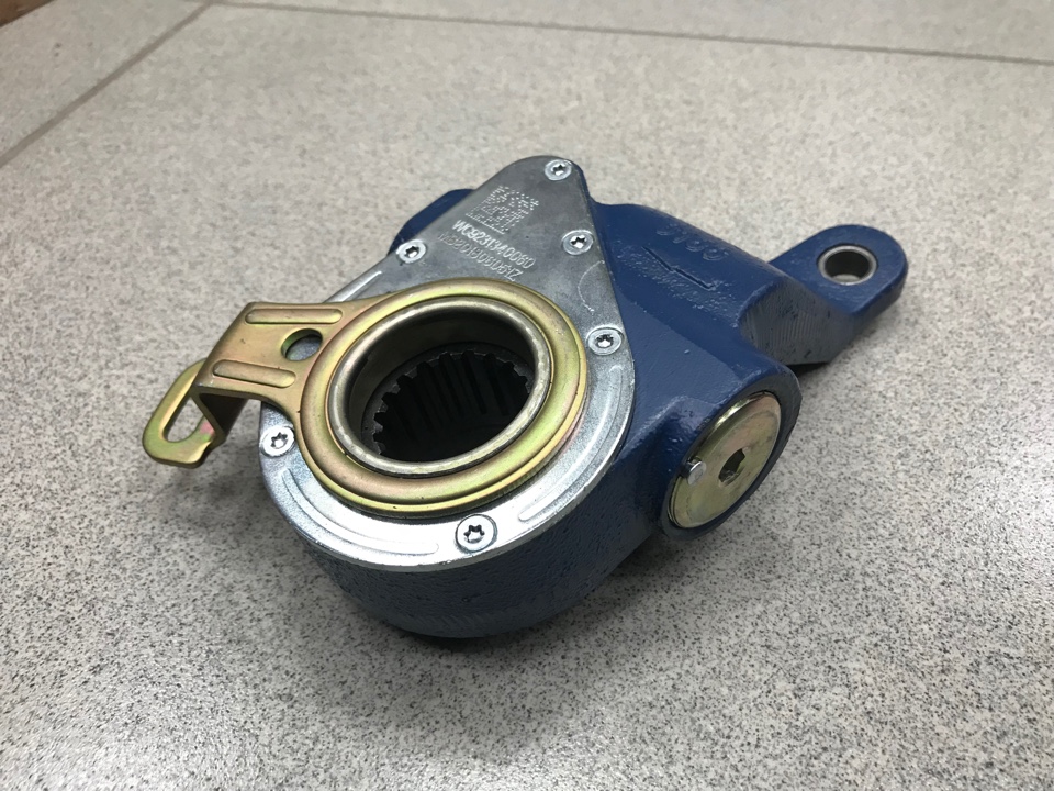 Рычаг регулировочный SHAANXI задний левый D=38,19 шлицов