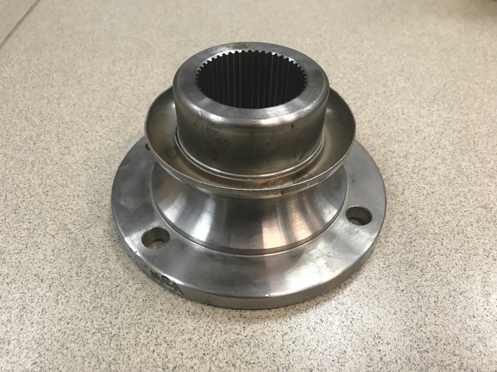 Фланец редуктора HOWO, SHAANXI D=180, 4 отв, Н=90 (мелкий шлиц)