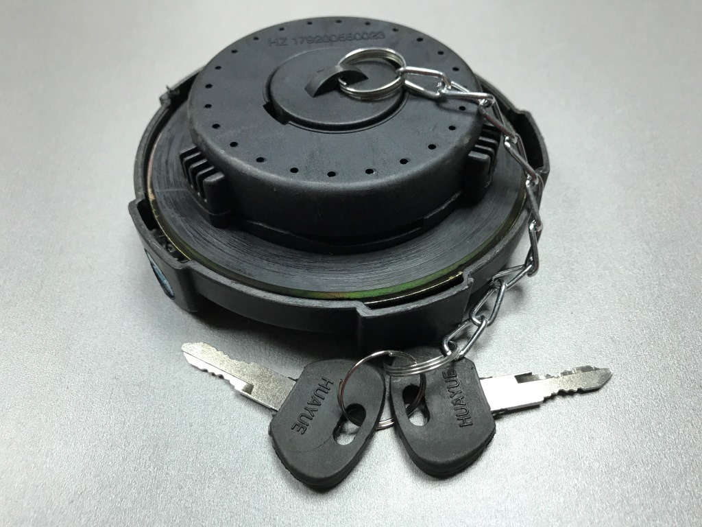 Крышка топливного бака (пластик) с ключами HOWO, SHAANXI