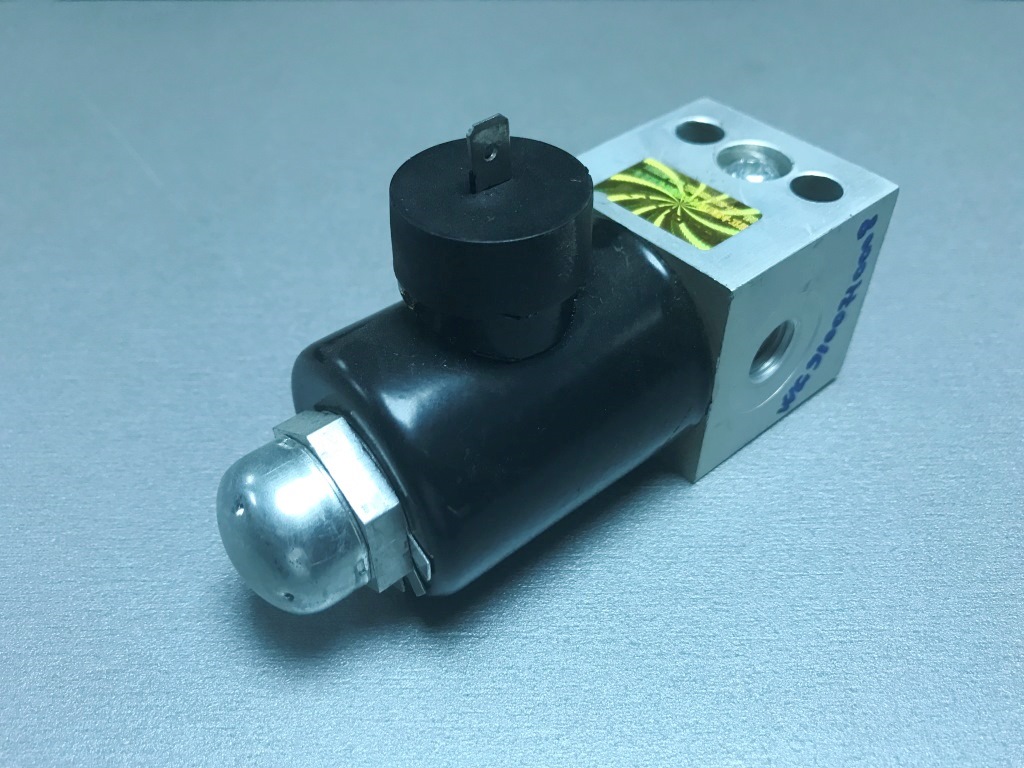 Клапан электромагнитный HOWO, SHAANXI дифференциала (1 контактный)