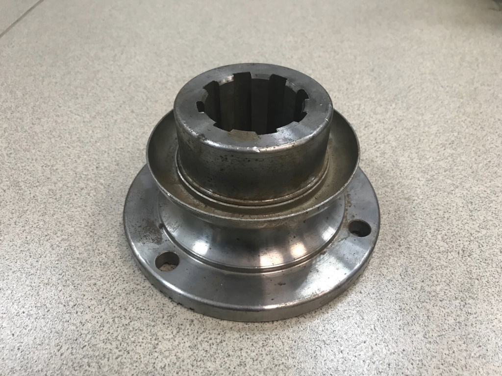 Фланец редуктора HOWO, SHAANXI D=165, 4 отв, Н=90 (крупный шлиц)