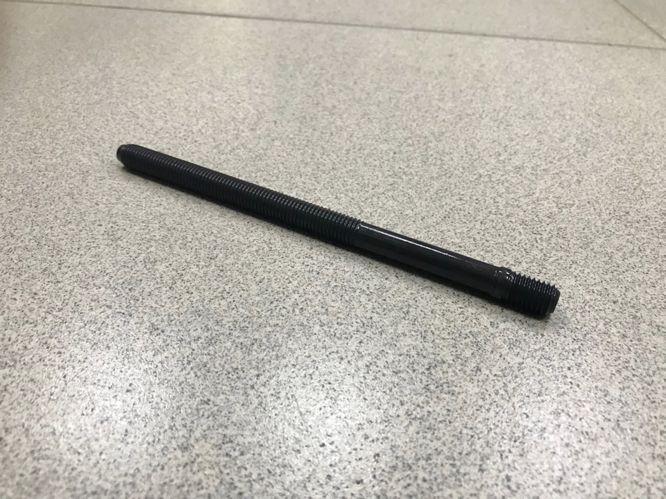 Шпилька ГБЦ L=200, M12 с гайкой HOWO,SHAANXI CREATEK