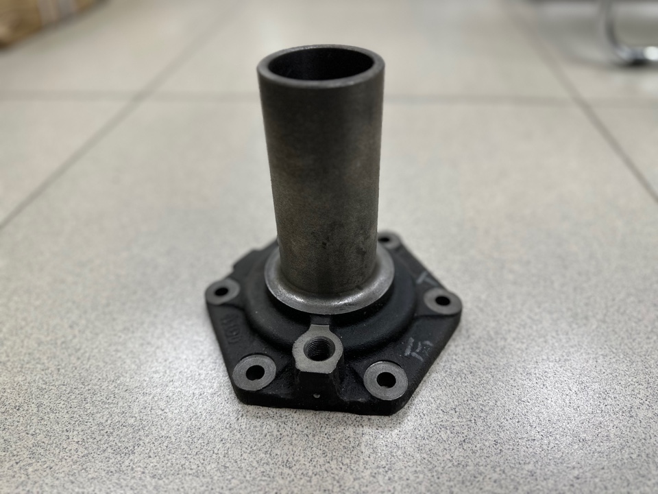 Крышка первичного вала HW18709 62ммHOWO