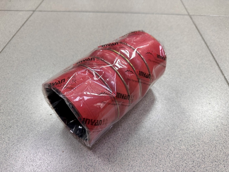 Патрубок интеркуллера SHAANXI F3000 WP12 QINYAN