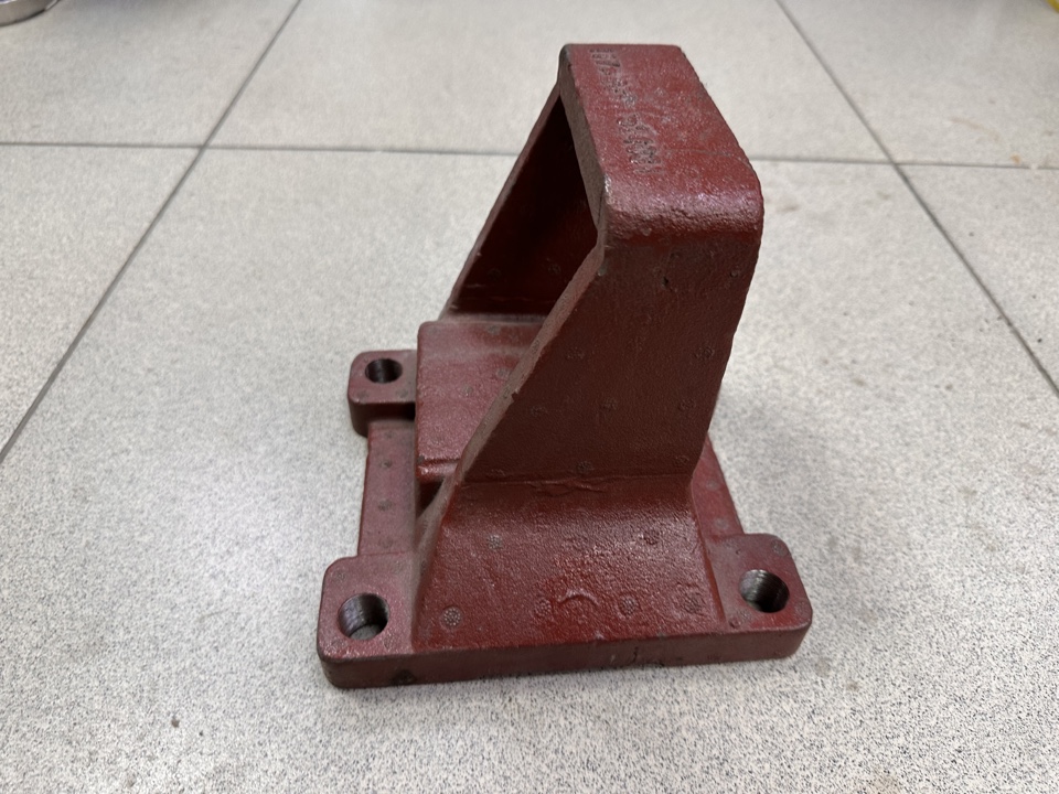 Кронштейн рессоры SHAANXI задний левый (155*170)