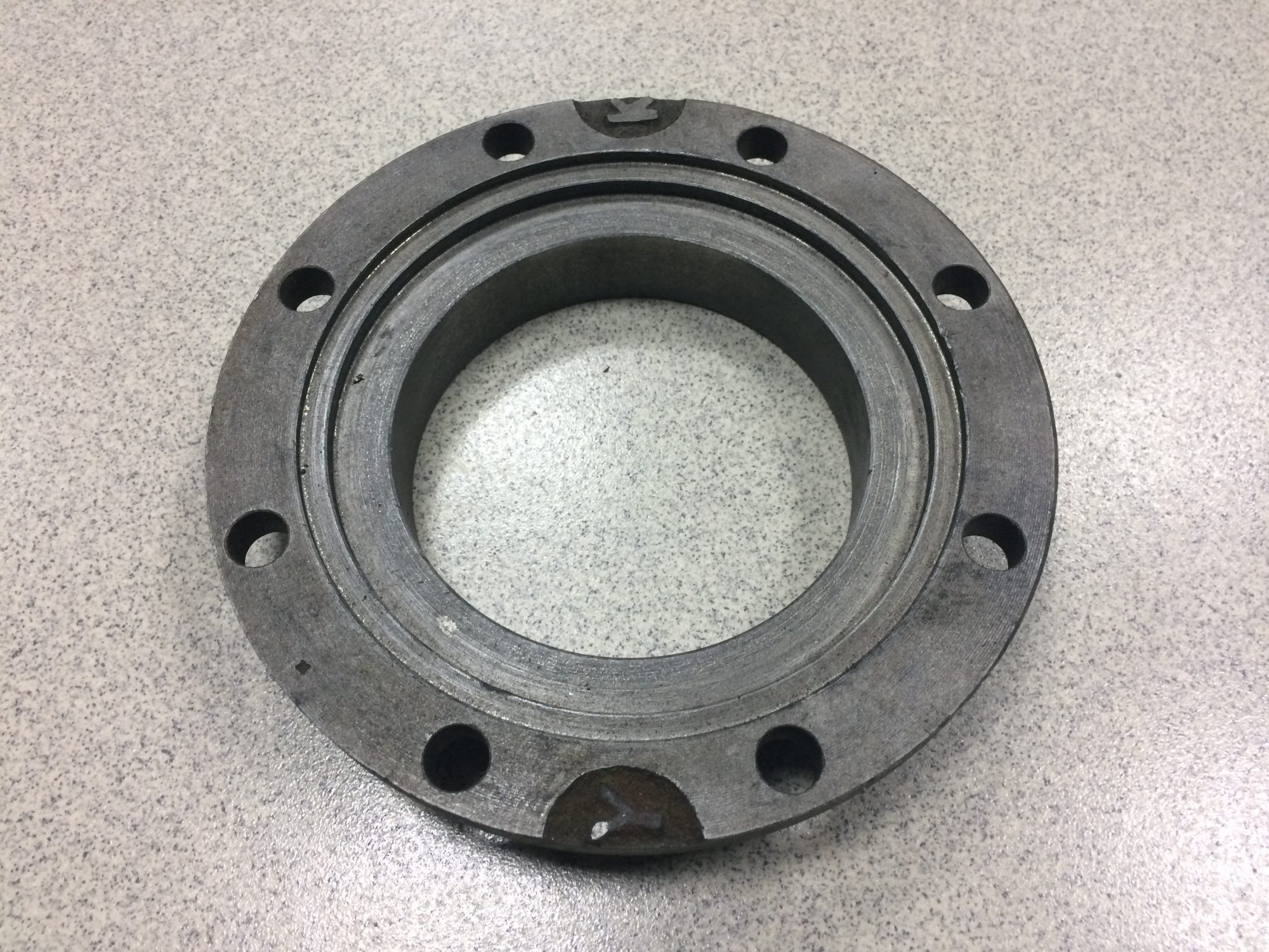 Крышка подшипника проходного вала среднего моста SHAANXI 8 отверстий