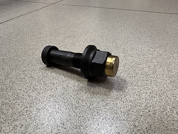 Болт колесный передний SHAANXI F3000 , M22х1,5 L=90 QINYAN