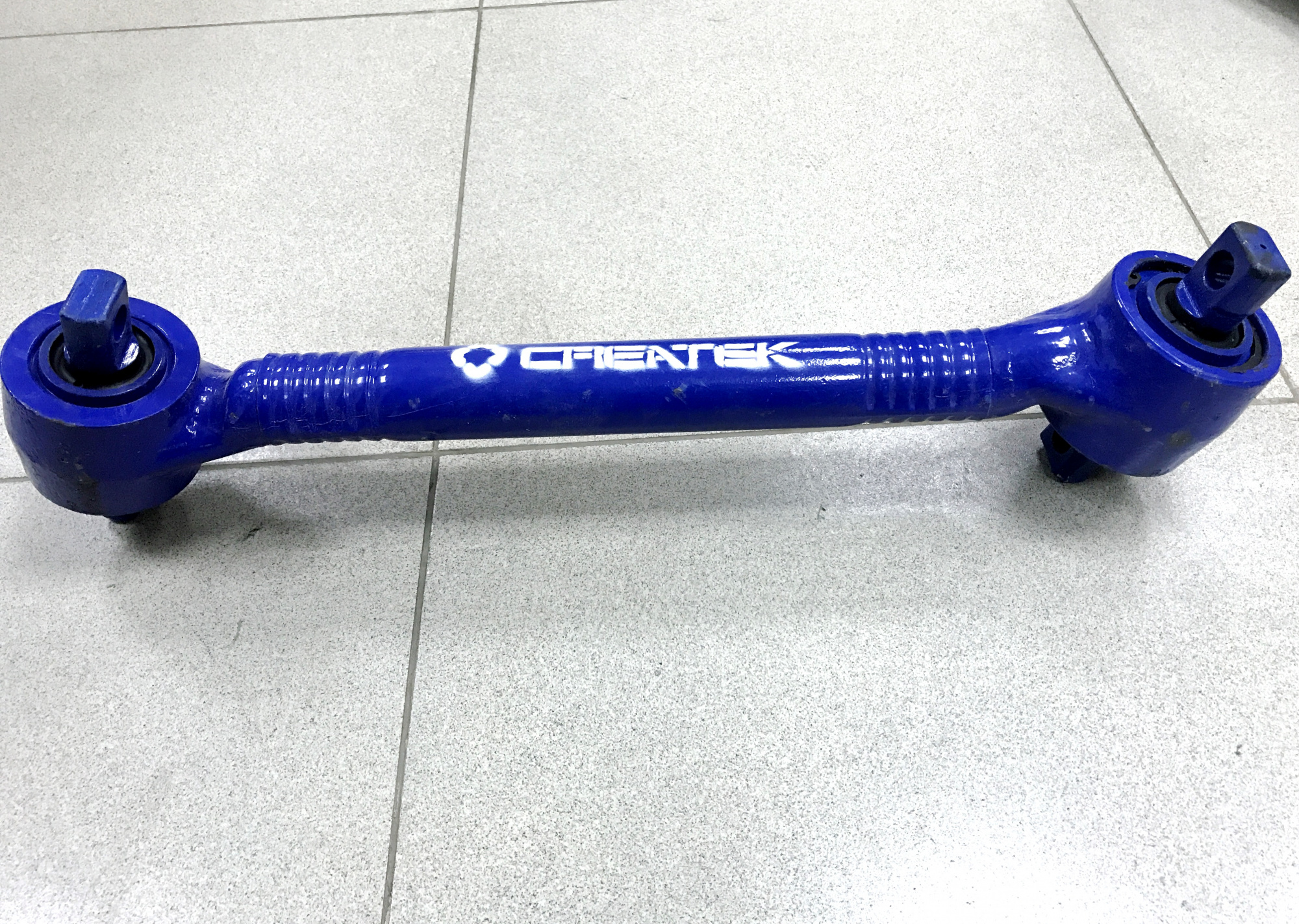 Штанга реактивная HOWO, SHAANXI нижняя (CREATEK)