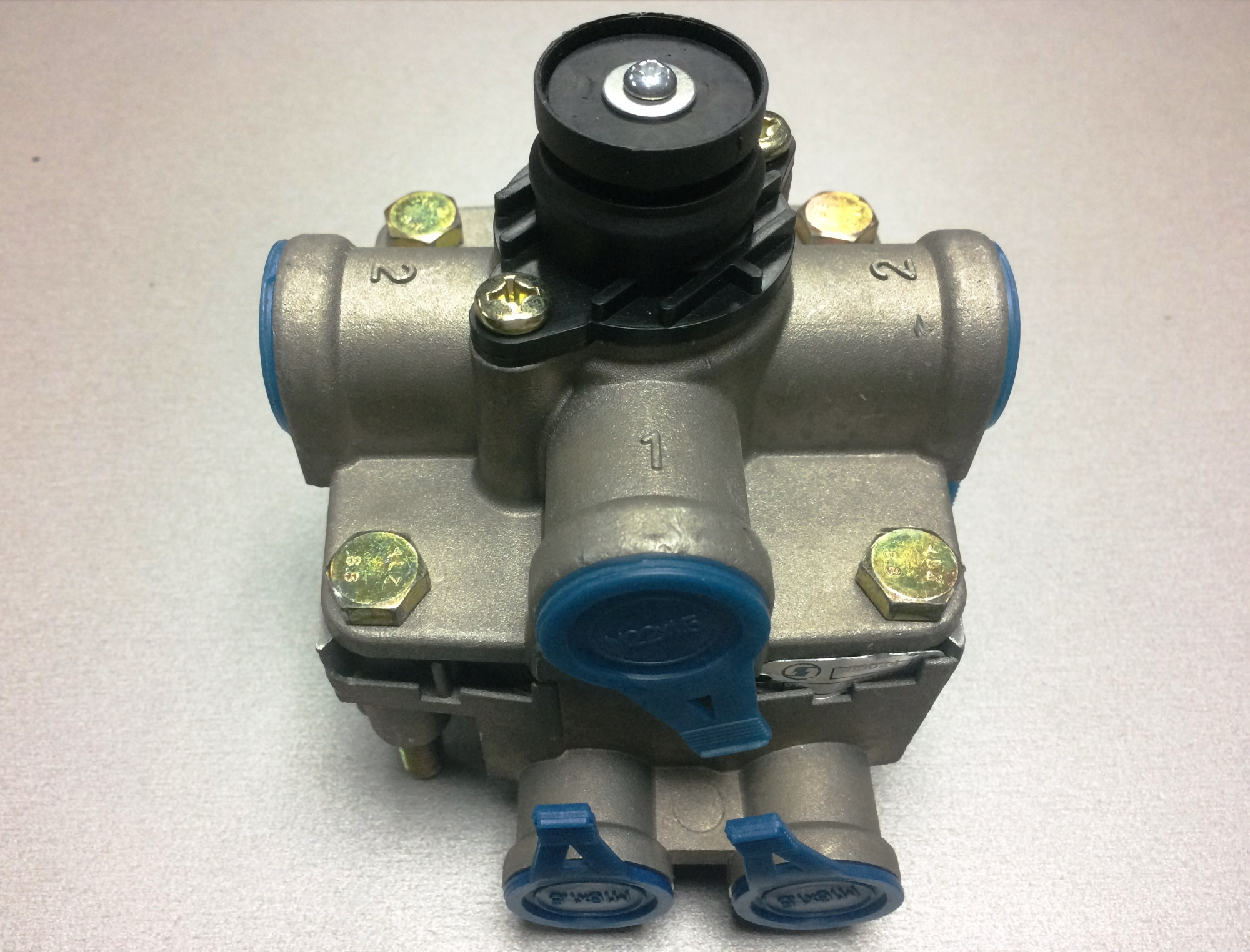 Клапан ускорительный HOWO, SHAANXI