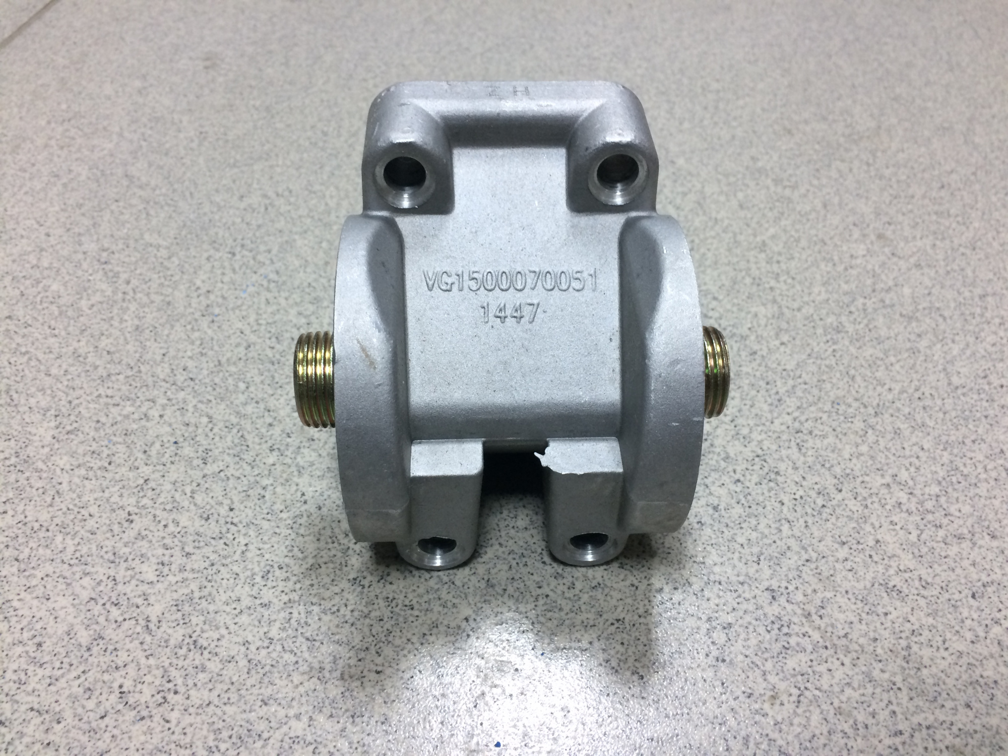 Кронштейн (плошадка) фильтра масляного WD-615, WP10