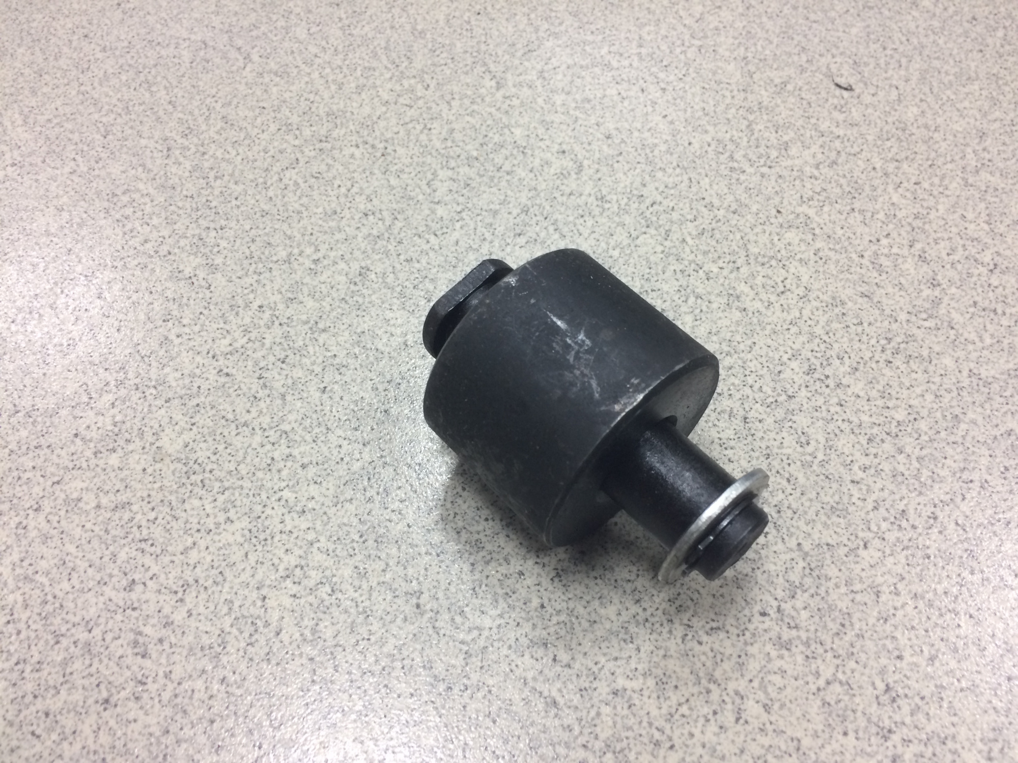 Ролик задней тормозной колодки с пальцем SHAANXI