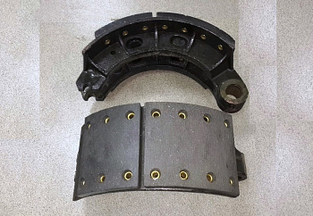 Колодка тормозная HOWO, SHAANXI F2000 передняя