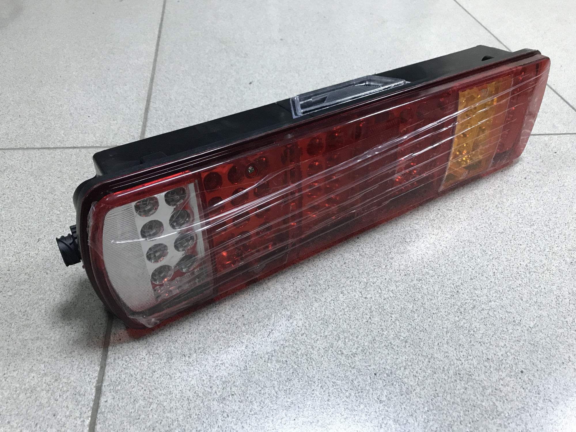 Фонарь задний HOWO левый светодиодный