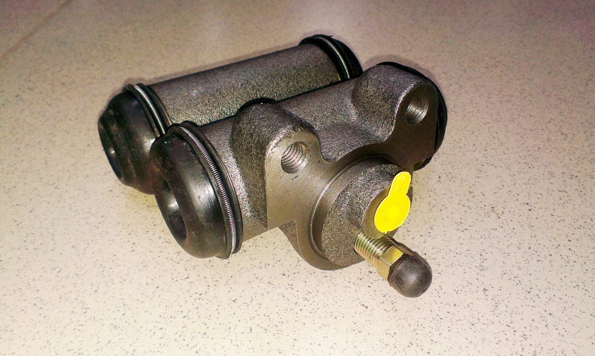 Цилиндр рабочий тормозной