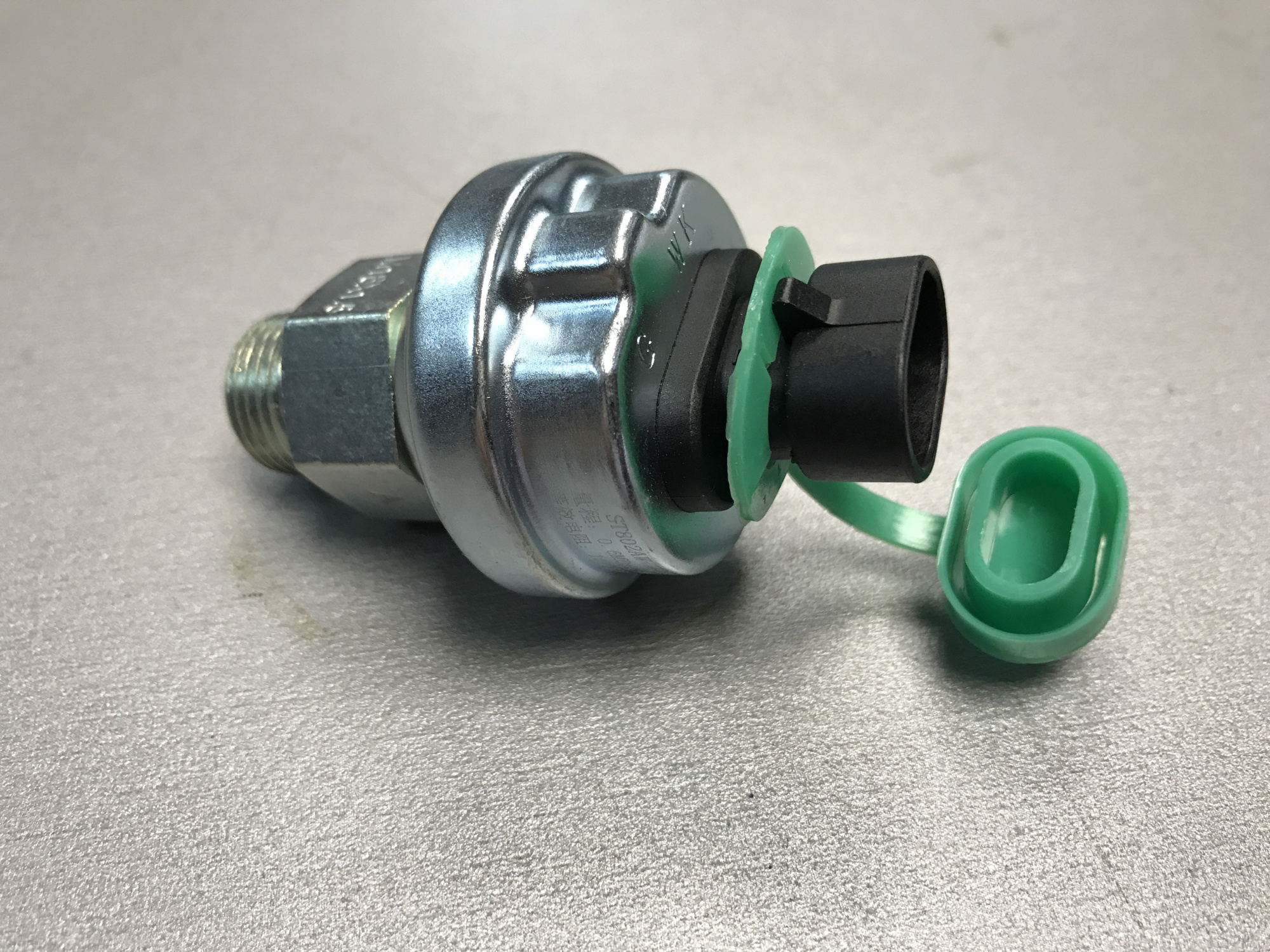 Датчик давления масла WP10 SHAANXI