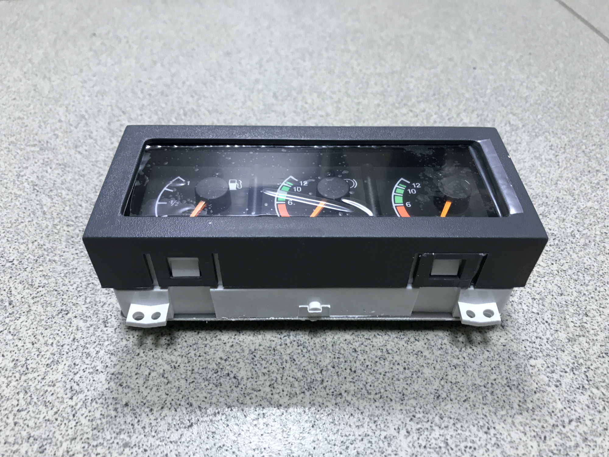 Указатель уровня топлива и давления воздуха SHAANXI