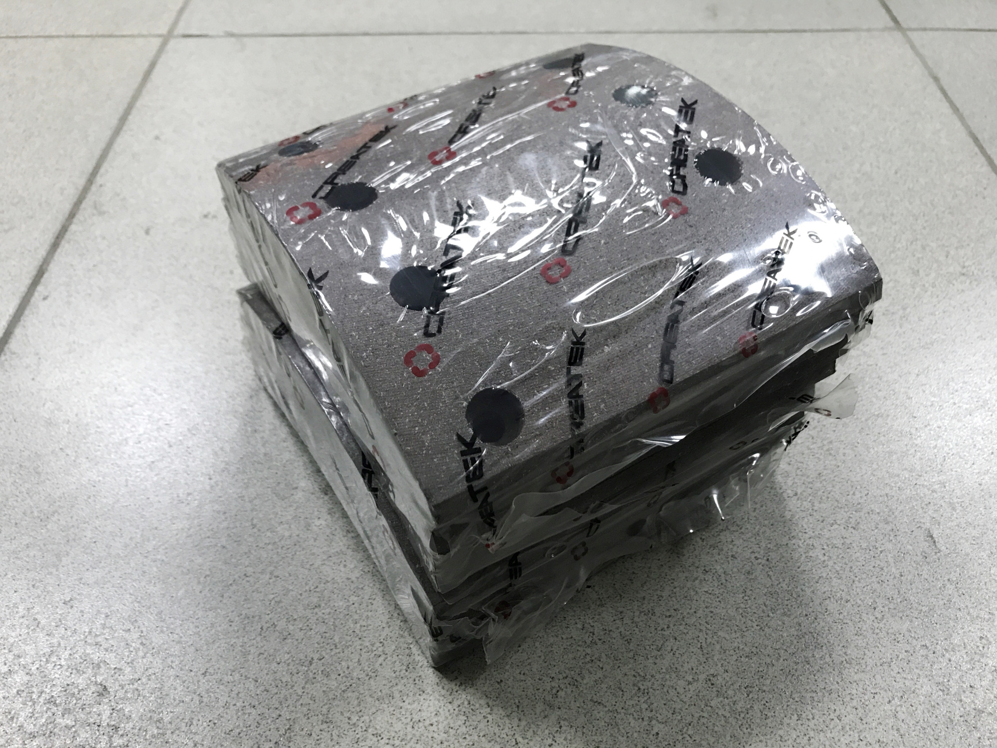 Накладка тормозная HOWO, SHAANXI F2000 задняя CREATEK