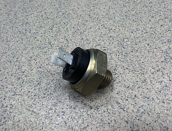 Датчик сигнала торможения УРАЛ, КамАЗ (большой) М-27