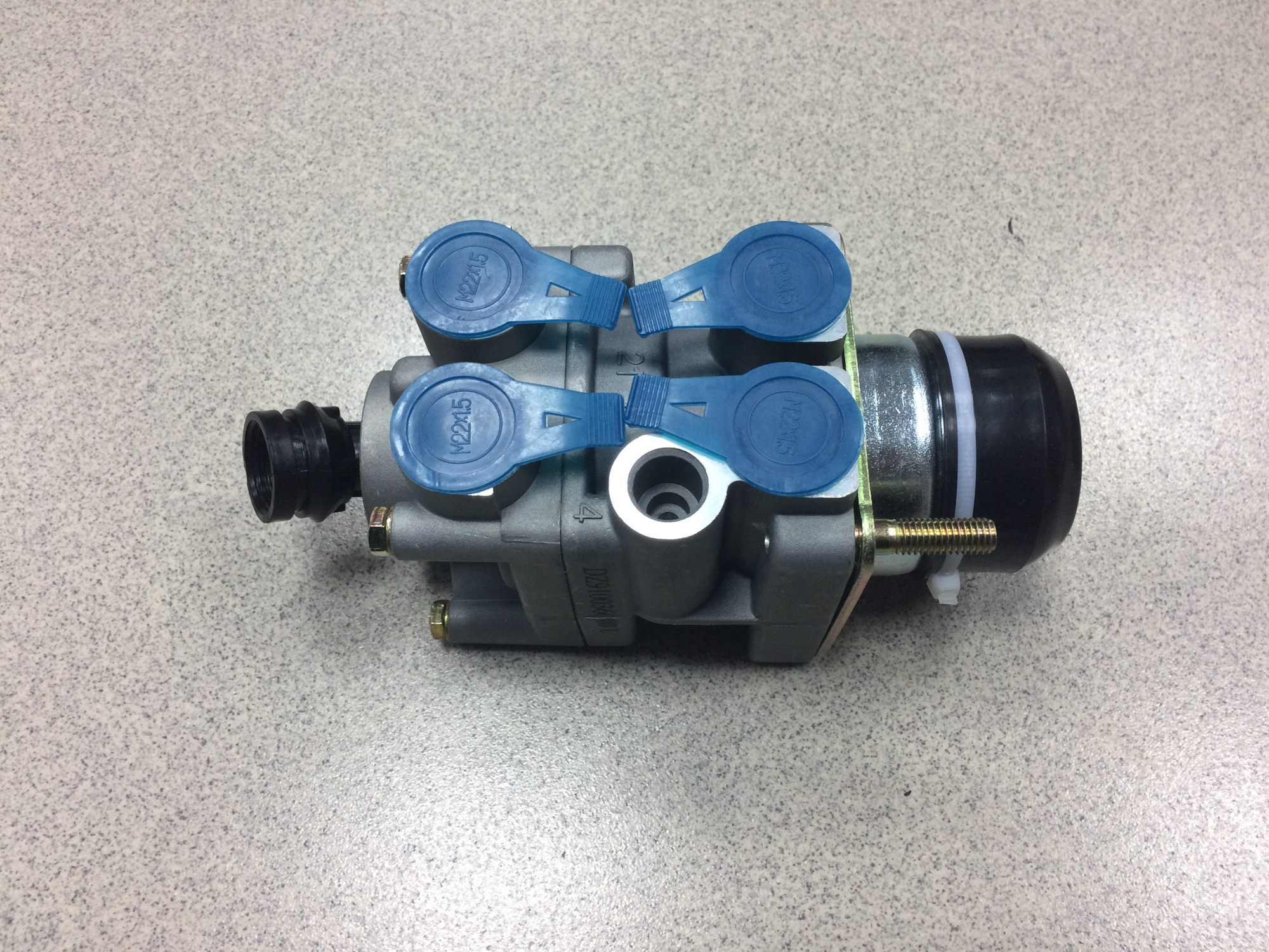 Кран тормозной главный SHAANXI