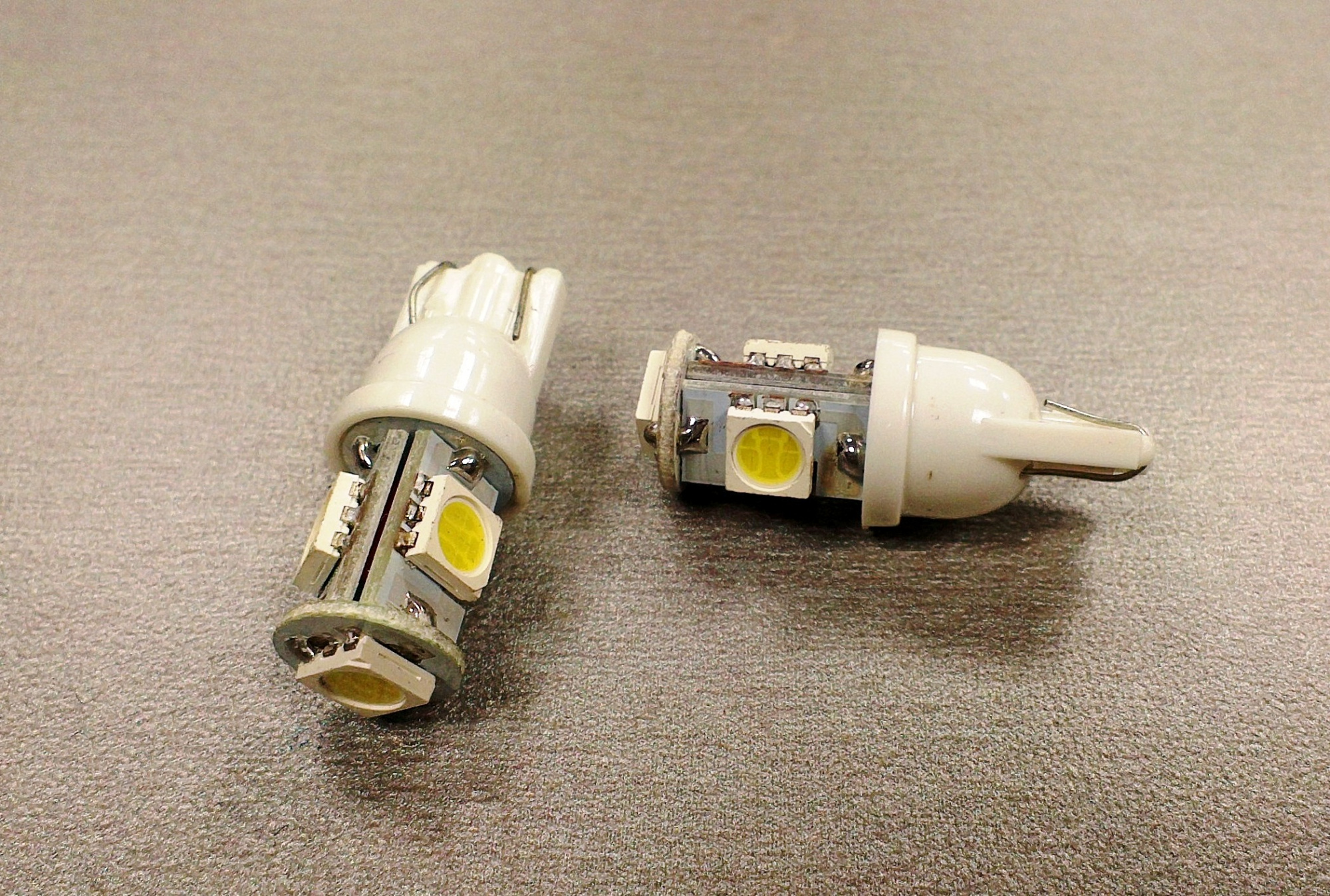 А/лампа 24-Т10-W LED/4SMD/W2.1х9.5 WHITE (б/цоколя. габариты)