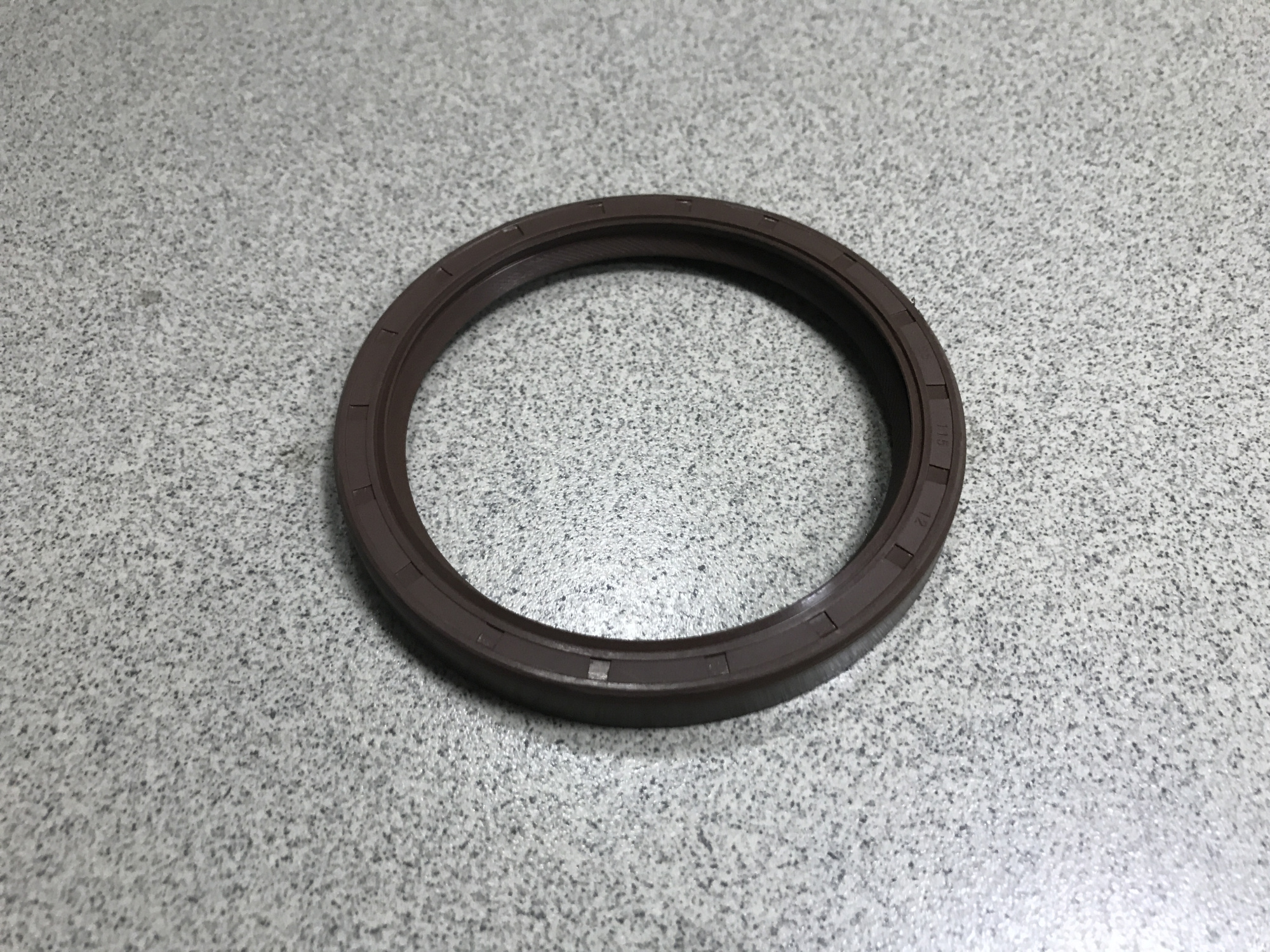 Сальник коленвала передний WD615, WP10 95х115х12