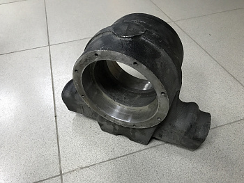 Картер балансира HOWO (4 стремянки)