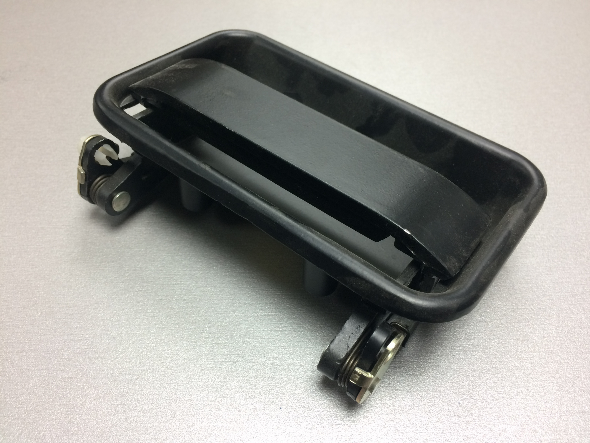 Ручка двери HOWO кабины наружная левая