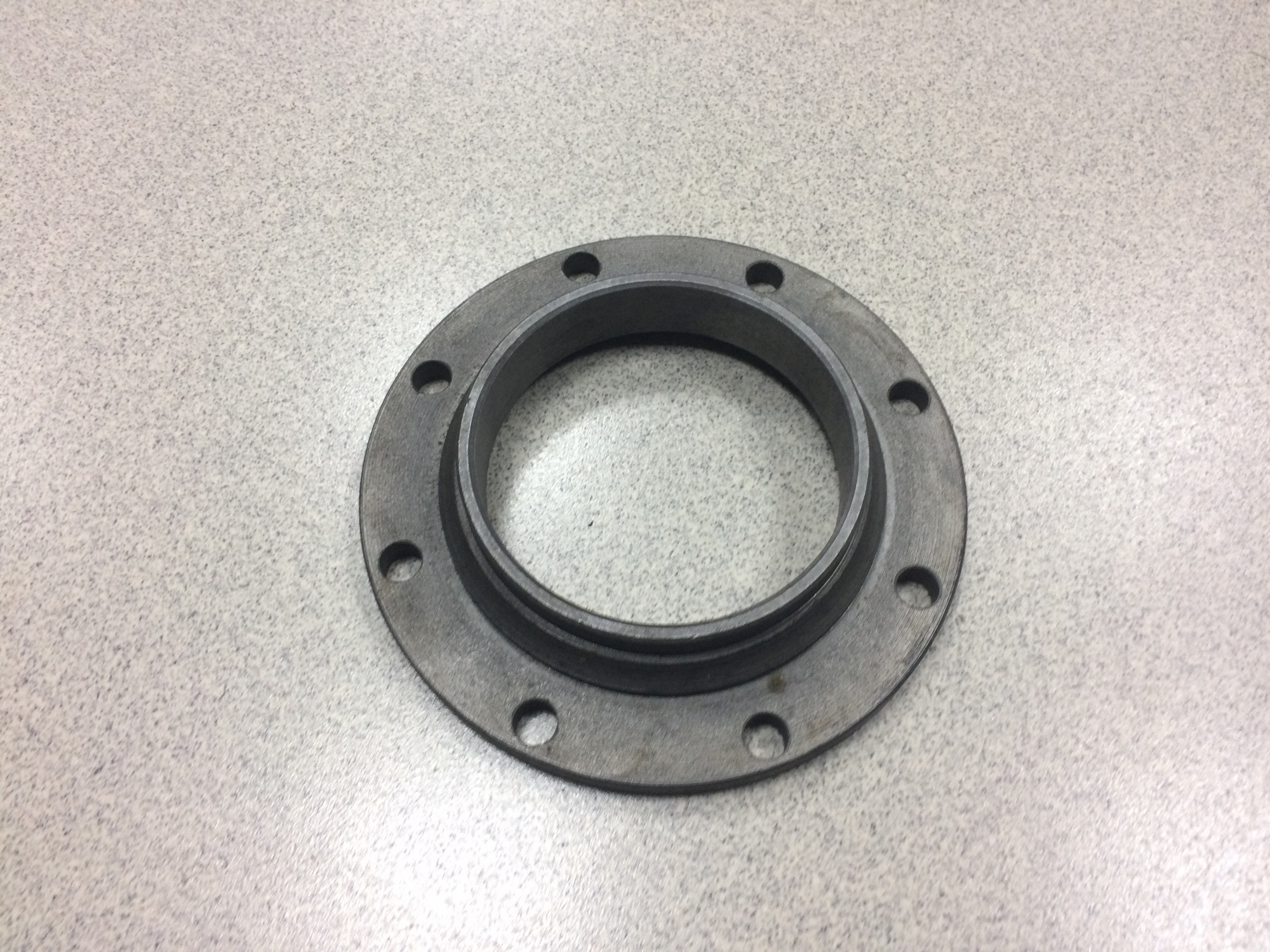 Крышка подшипника проходного вала среднего моста SHAANXI 8 отверстий