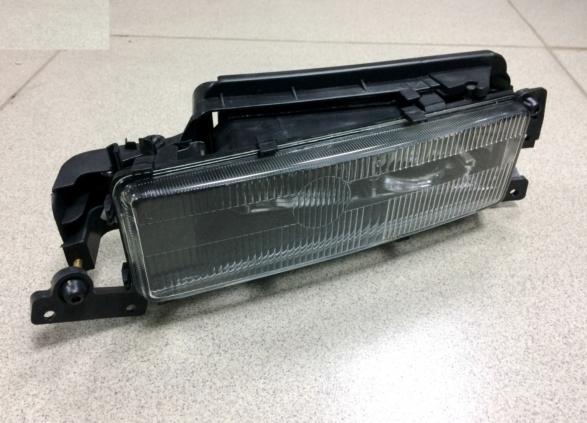 Фара противотуманная SHAANXI левая (СТЕКЛО)