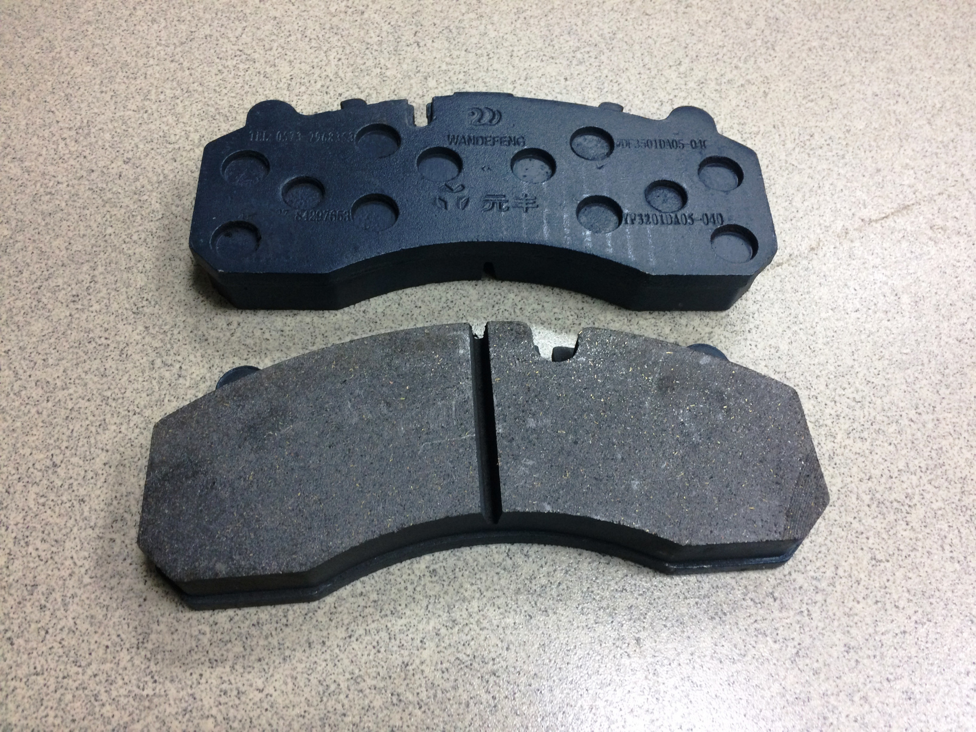 Колодка тормозная SHAANXI F3000 передняя дисковые тормоза